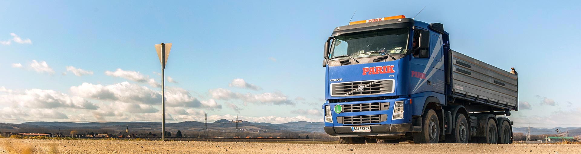 Parik - wir transportieren mit Leidenschaft, was Sie brauchen!